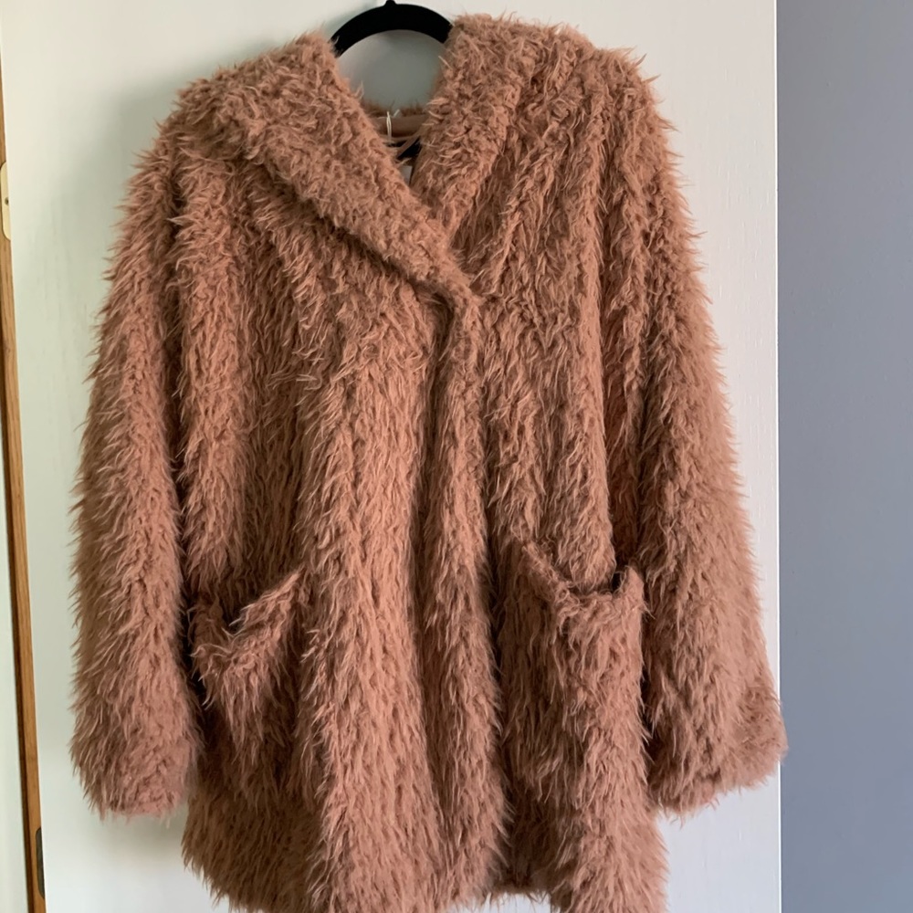 Brand New Oysho Sherpa - Picture 2 of 4